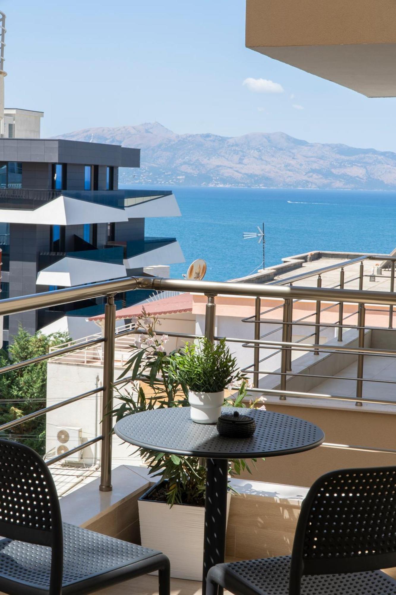 סרנדה Mateo Apartments מראה חיצוני תמונה